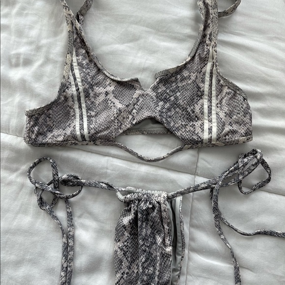 Frankies bikini - Picture 3 of 4